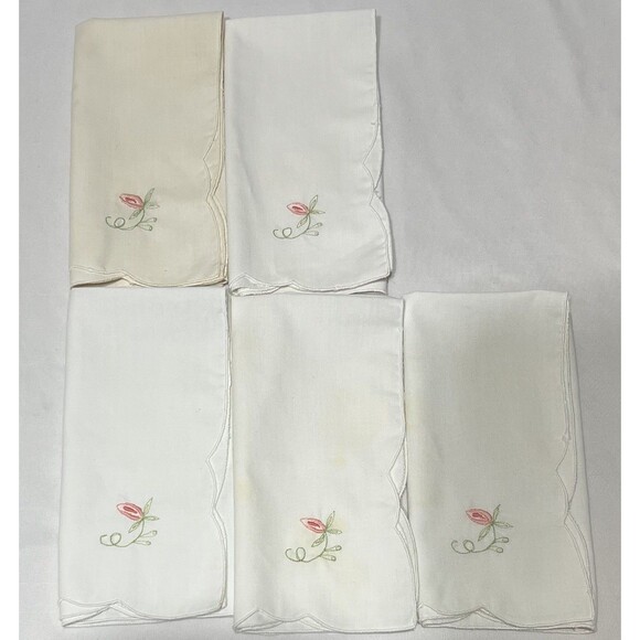5 Vintage embroidery floral Lilly scalloped edge dinner napkins Farmhouse LN - Picture 1 of 5